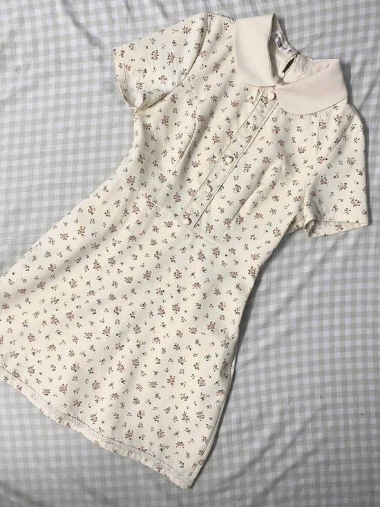 Dresses & Skirts - Cream Floral Mini Dress